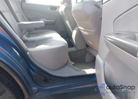 2010 Subaru Forester 2.5X z USA, uszkodzony, nr VIN JF2SH6AC1AH760889